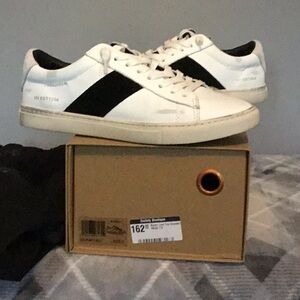 Vintage Havana White and Black Sneakers Classic Design